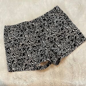Land N Sea shorts size 12